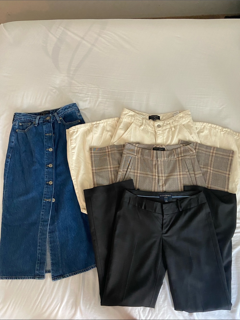 Banana Republic 4 item assorted lot of Women’s Pants Denim skirt Jeans petite 0